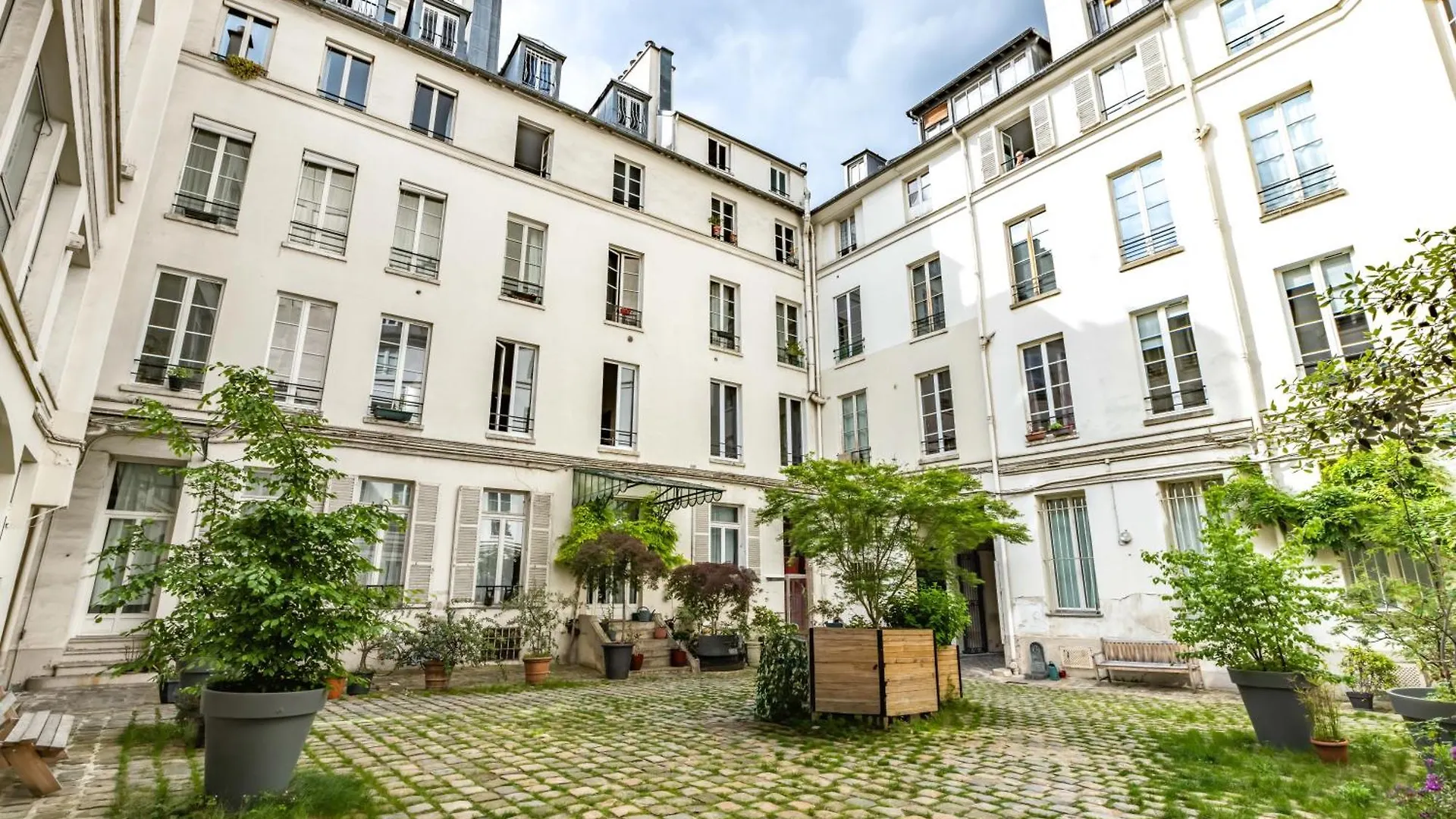 Charming Studio In North Paris Center צרפת